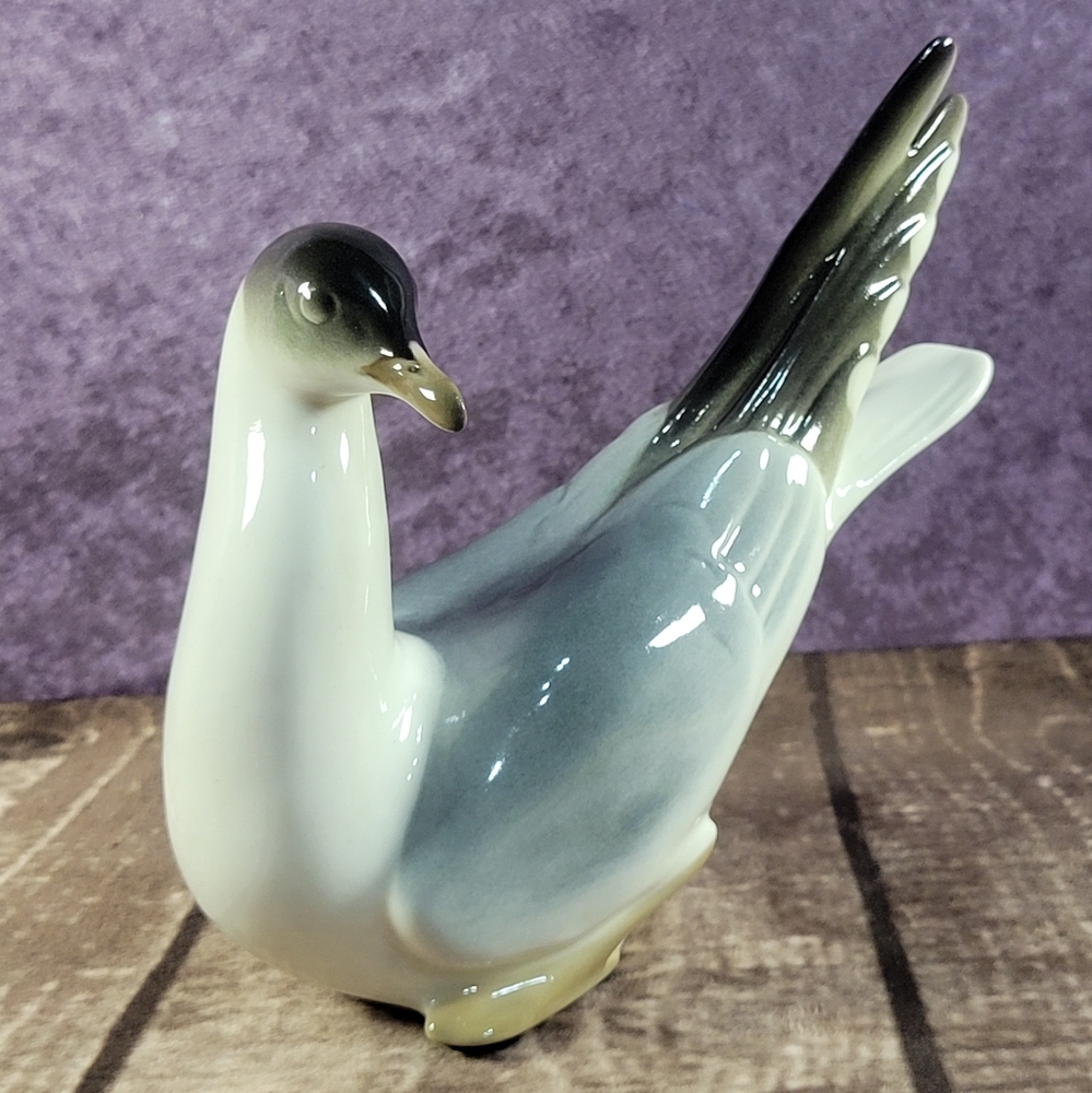 Lomonosov Imperial Porcelain Figurine Bird Black-Headed Seagull